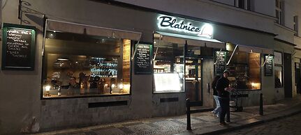 Katerina's Old Town Suite