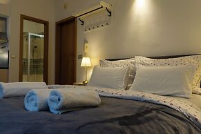 Katerina's Old Town Suite