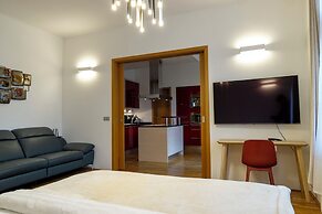 Katerina's Old Town Suite