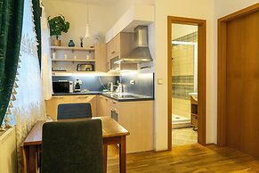 Katerina's Old Town Suite