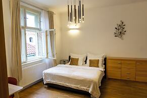 Katerina's Old Town Suite