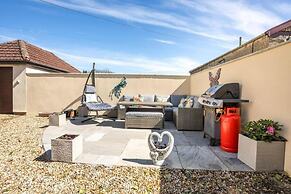 WILLOW RIDGE - a large country house with 3 rental rooms