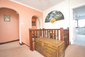 WILLOW RIDGE - a large country house with 3 rental rooms