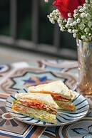 Westlake Pearl Suites - By Pegasy Group