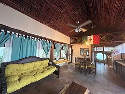 Treehouse Loft in Prime Location