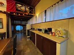 Treehouse Loft in Prime Location