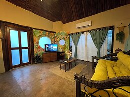 Treehouse Loft in Prime Location