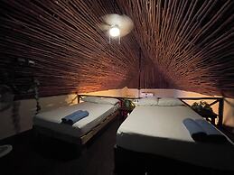 Treehouse Loft in Prime Location