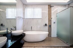 Celeste - 8BR Villa with Pool in Phuket