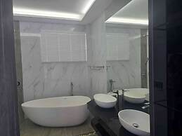 Celeste - 8BR Villa with Pool in Phuket