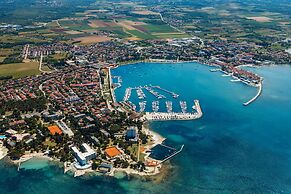 Comfortable Apartment in Umag With Parking Space