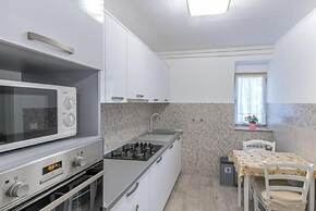 Comfortable Apartment in Umag With Parking Space
