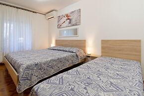 Comfortable Apartment in Umag With Parking Space