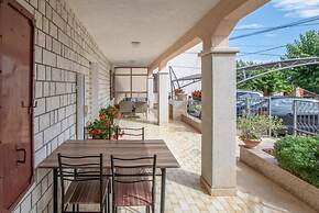 Comfortable Apartment in Umag With Parking Space