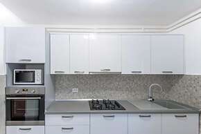 Comfortable Apartment in Umag With Parking Space