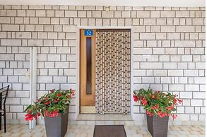 Comfortable Apartment in Umag With Parking Space
