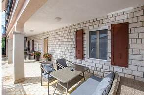 Comfortable Apartment in Umag With Parking Space