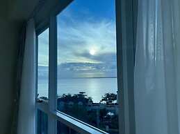 La Mirada Deluxe Suites with Oceanview