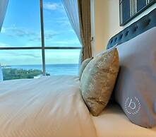 La Mirada Deluxe Suites with Oceanview