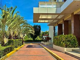 La Mirada Deluxe Suites with Oceanview