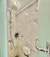 La Mirada Deluxe Suites with Oceanview