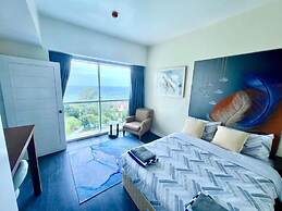 La Mirada Deluxe Suites with Oceanview