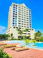 La Mirada Deluxe Suites with Oceanview