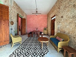 Casa con Piscina Nido Rosa