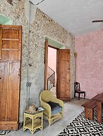 Casa con Piscina Nido Rosa