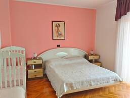 Charming Apartment in Umag With Balcony