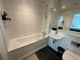 Up to 40 Percent Off Old Trafford Modern Apartment