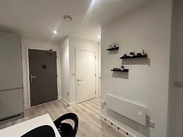 Up to 40 Percent Off Old Trafford Modern Apartment