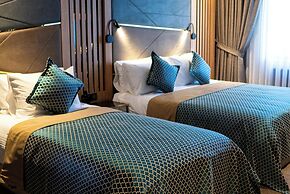 JOYANA OTEL