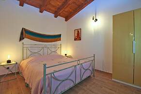 Charming House With Garden and BBQ in Galizana