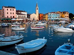 Charming House With Garden and BBQ in Galizana