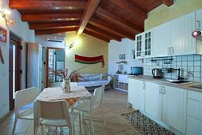 Charming House With Garden and BBQ in Galizana