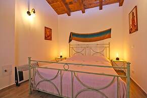 Charming House With Garden and BBQ in Galizana