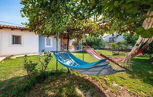 Charming House With Garden and BBQ in Galizana