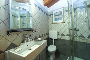 Charming House With Garden and BBQ in Galizana