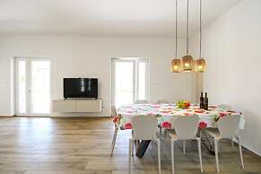 Modern Villa With Private Pool and Garden