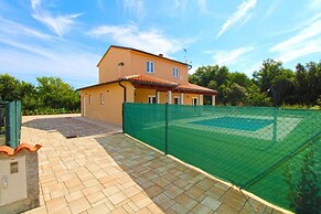 Modern Villa With Private Pool and Garden
