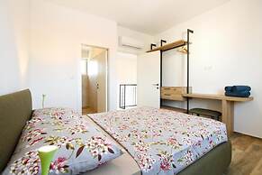 Modern Villa With Private Pool and Garden