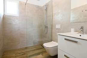 Modern Villa With Private Pool and Garden