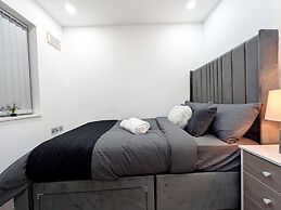 Comfortable Stay Naeem