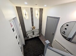 Comfortable Stay Naeem