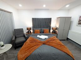 Comfortable Stay Naeem