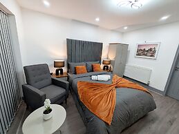 Comfortable Stay Naeem