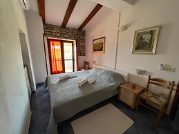 Charming Home With Pool in Barbariga