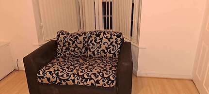 Tranquil Neston Grove Retreat in Birmingham