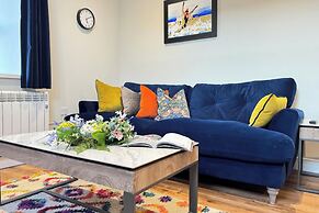 Cottage - Sleeps 2 - Pet Friendly - Parking